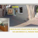 Diffuso Borgo Piovere, Naol Attico דירה טיניאלה