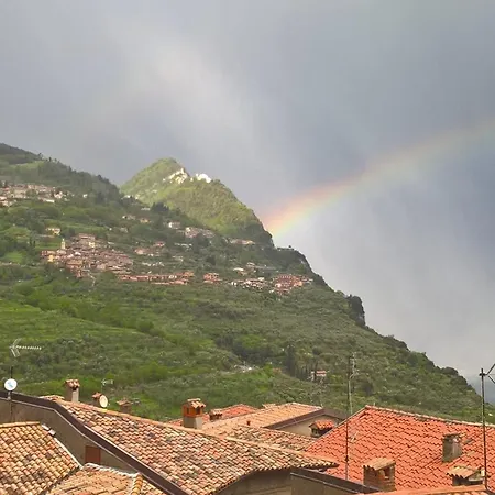 Borgo Piovere, In *