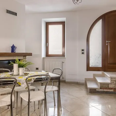 Borgo Piovere, In *