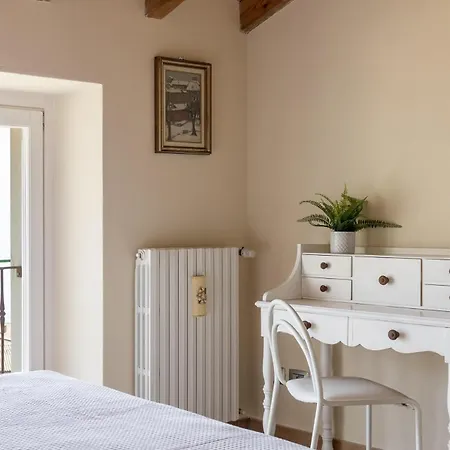 Diffuso Borgo Piovere, Naol Attico Apartman Tignale