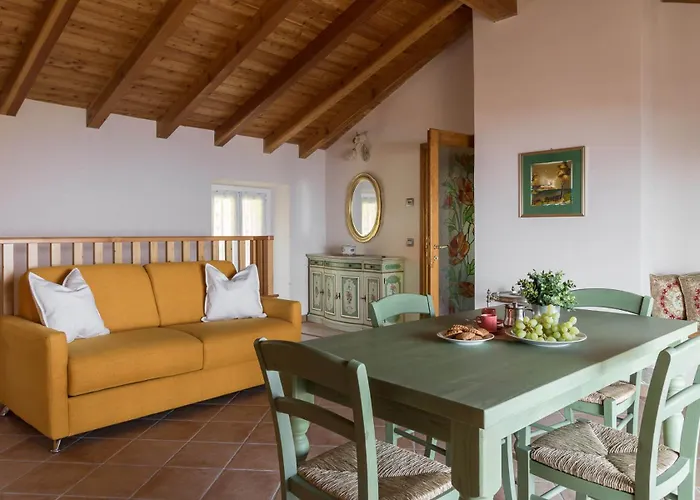 Naol Penthouse Apartment, Daire