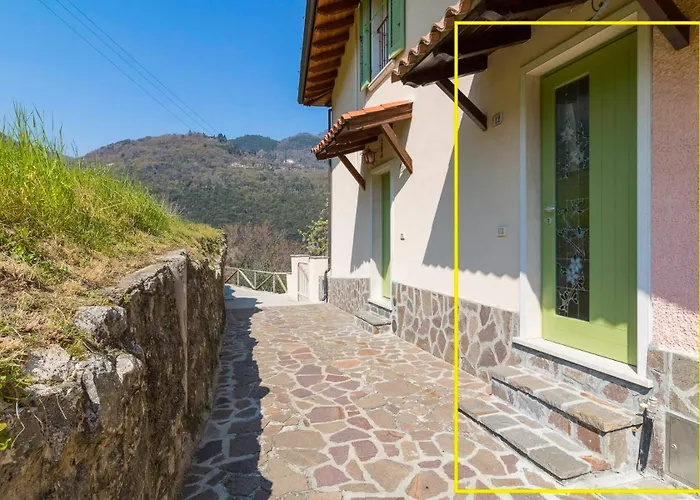 Naol Penthouse Apartment, * Tignale